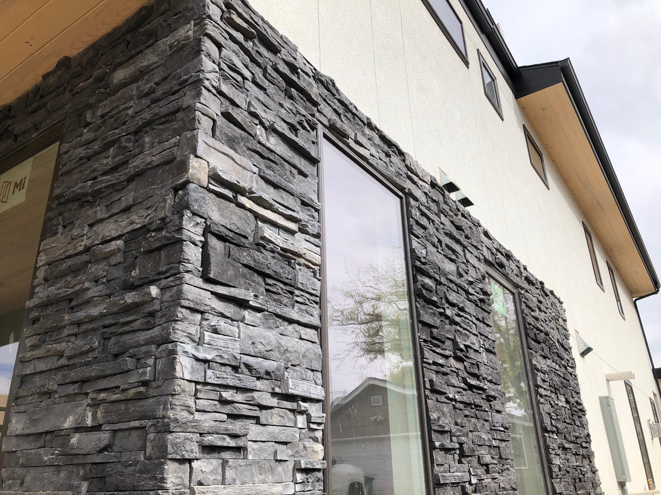 Onyx Ledgestone - Yard Inventory